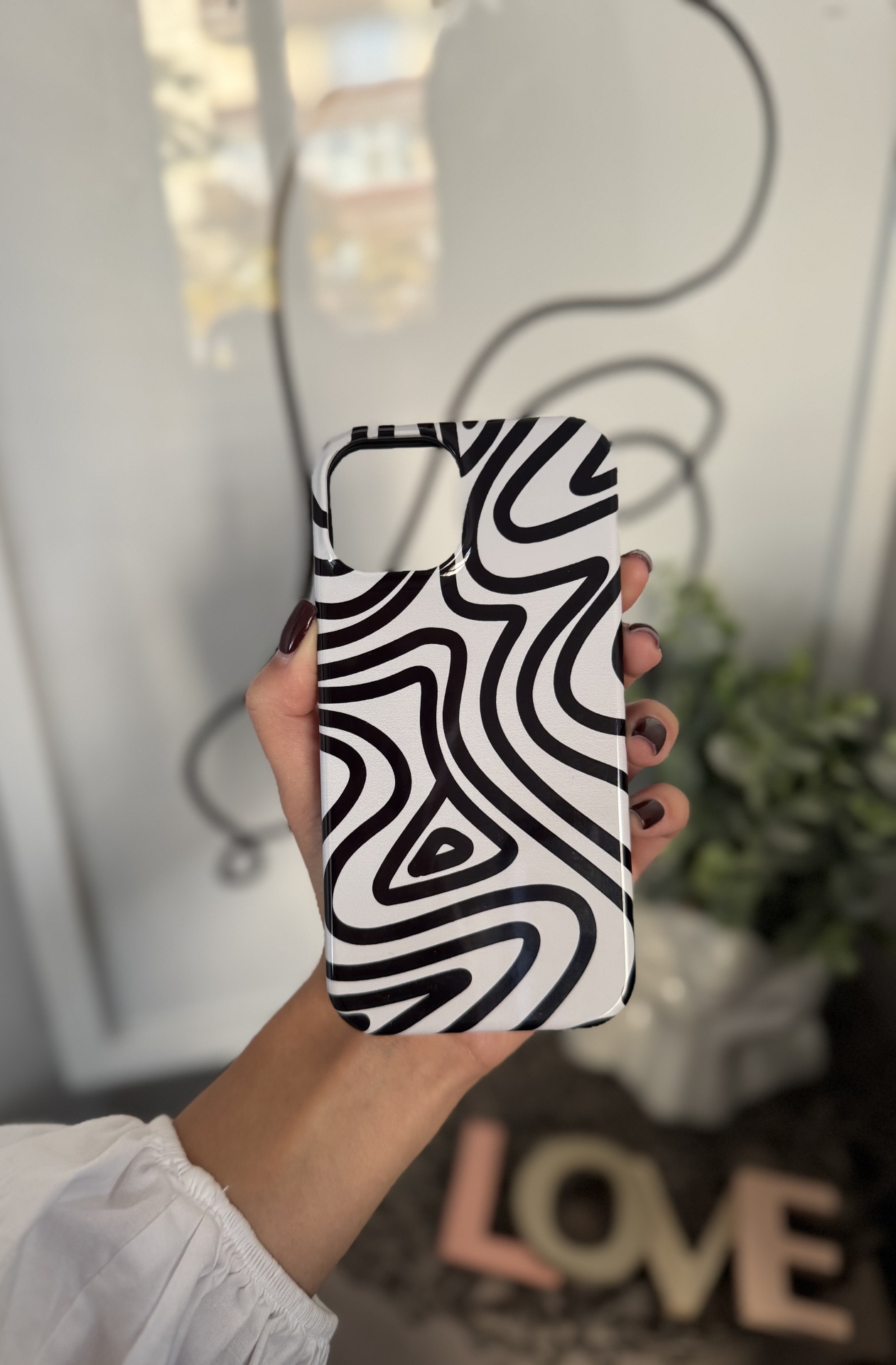 iPhone 14/15 - black and white