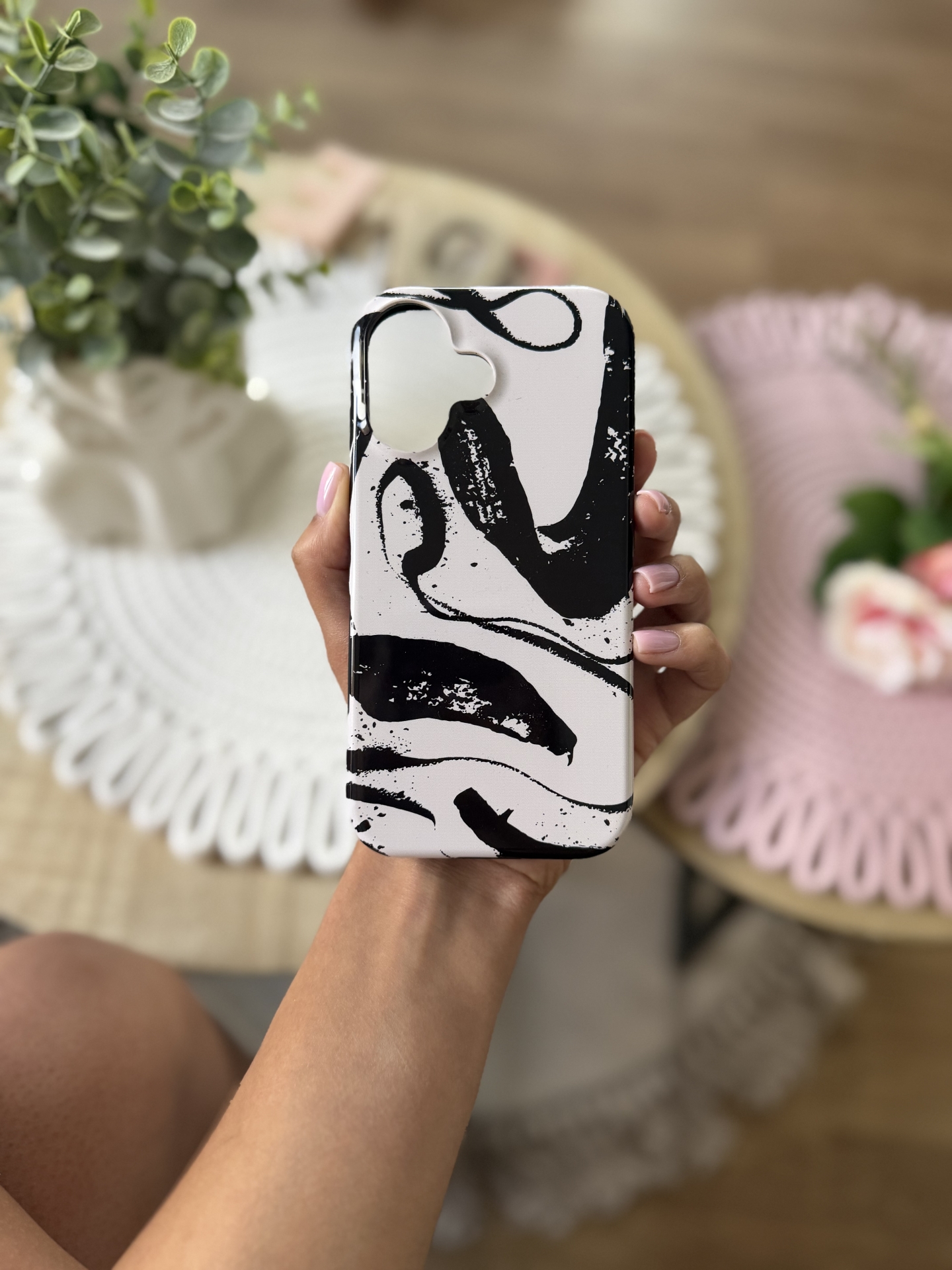 iPhone 16 Black and white