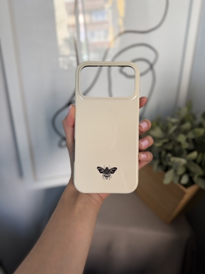 iPhone 17 Pro Max - bee